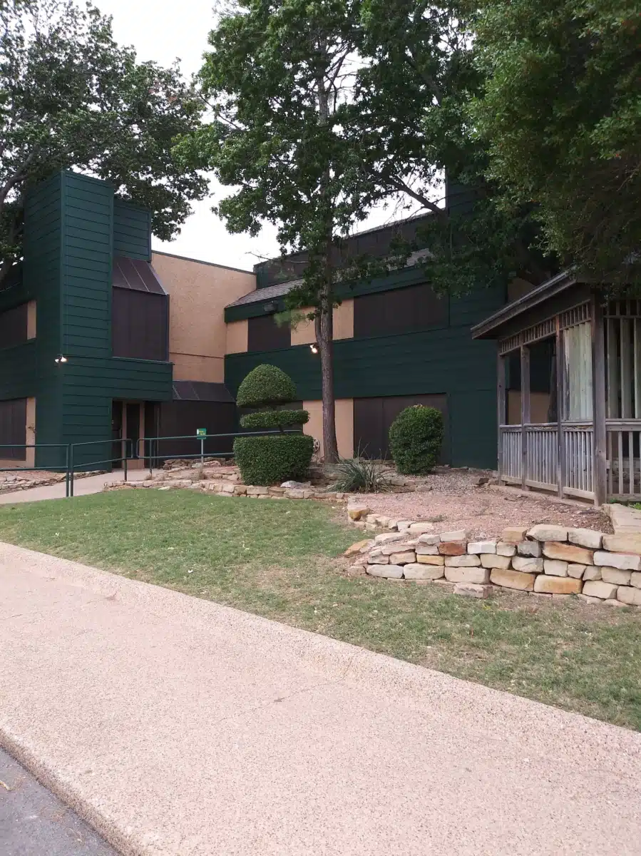 Abilene Betty Hardwick - Thumbnail 2