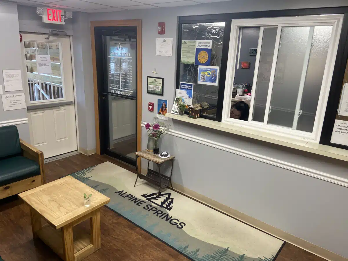 Alpine Springs - Thumbnail 3