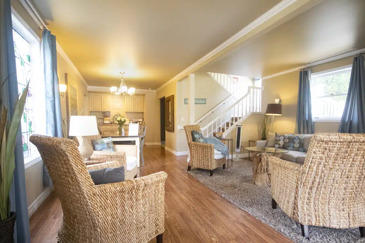 Center - Thumbnail 10