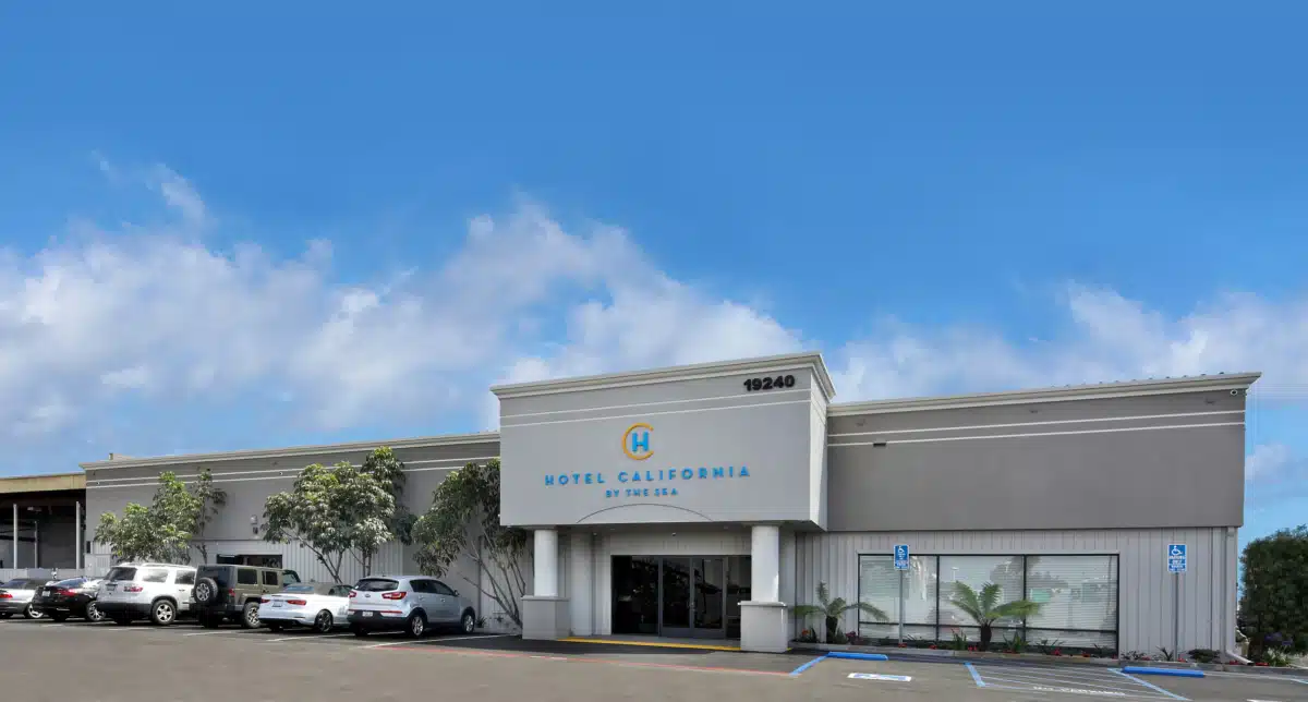 Hotel California by the Sea - Thumbnail 2