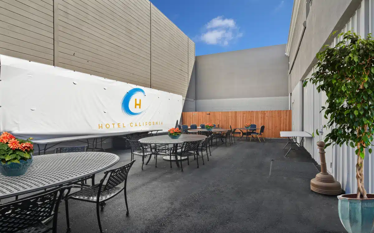 Hotel California by the Sea - Thumbnail 4