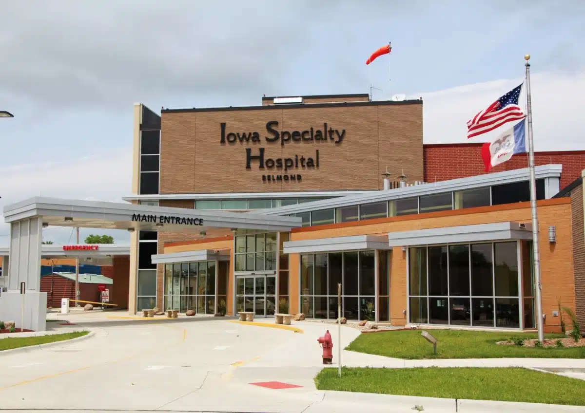 Iowa Specialty Hospital and Clinic - Thumbnail 3
