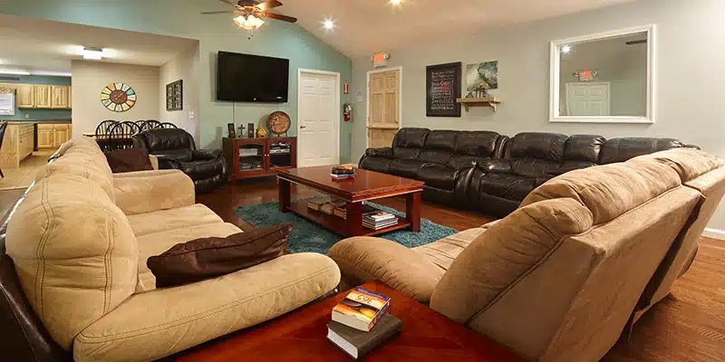 Lake Hills Oasis - Thumbnail 3