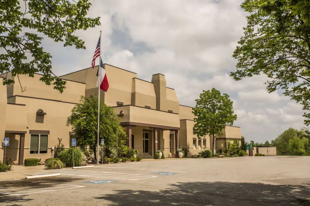 Meadows Texas - Thumbnail 2