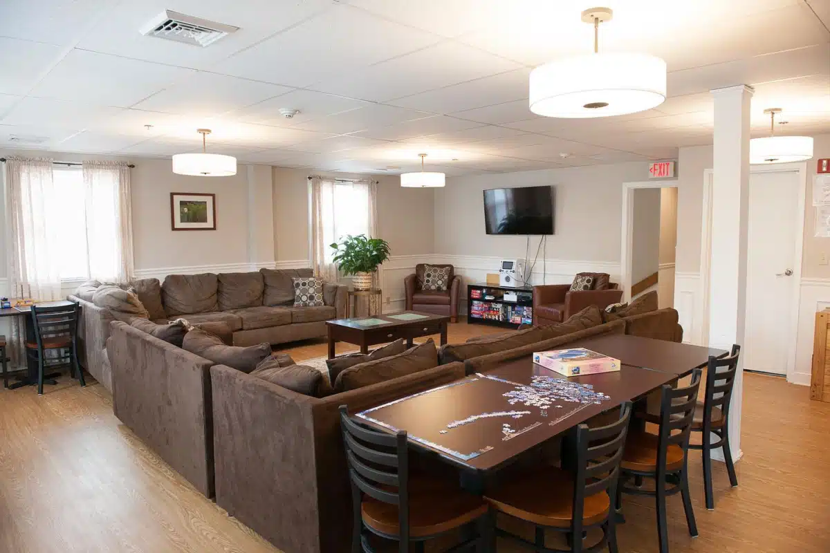 Megans House - Thumbnail 4