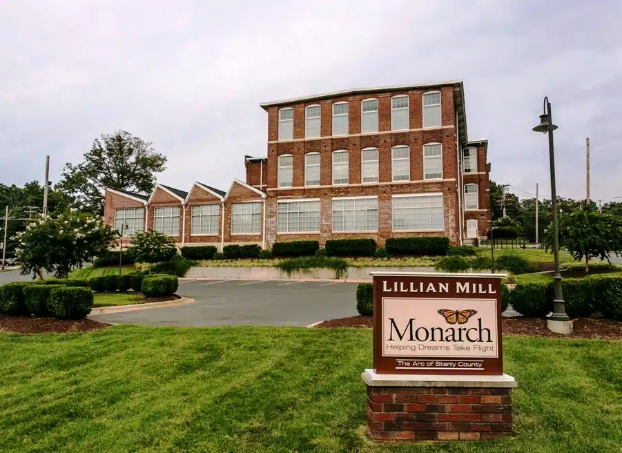 Monarch - Thumbnail 3