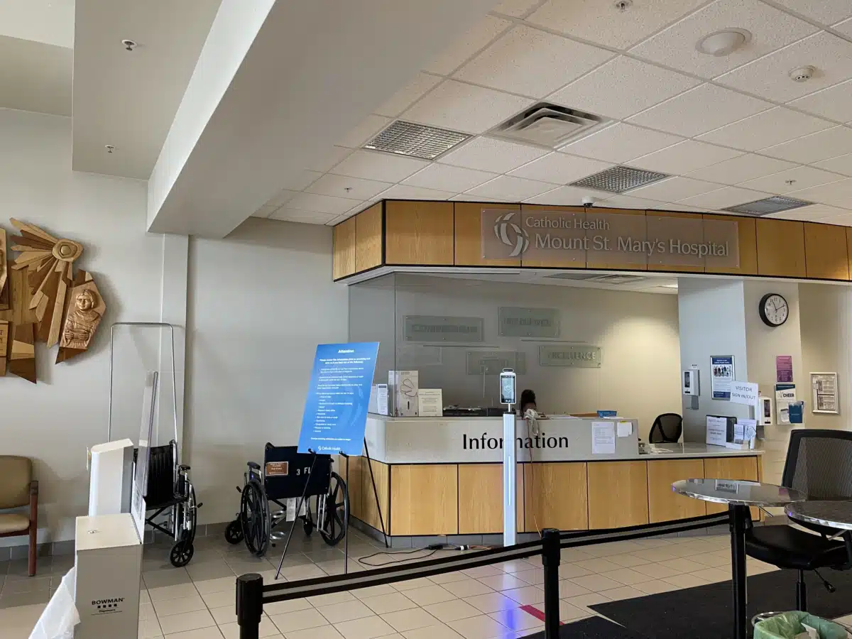 Mt St Marys Hospital/Niagara Falls - Thumbnail 3