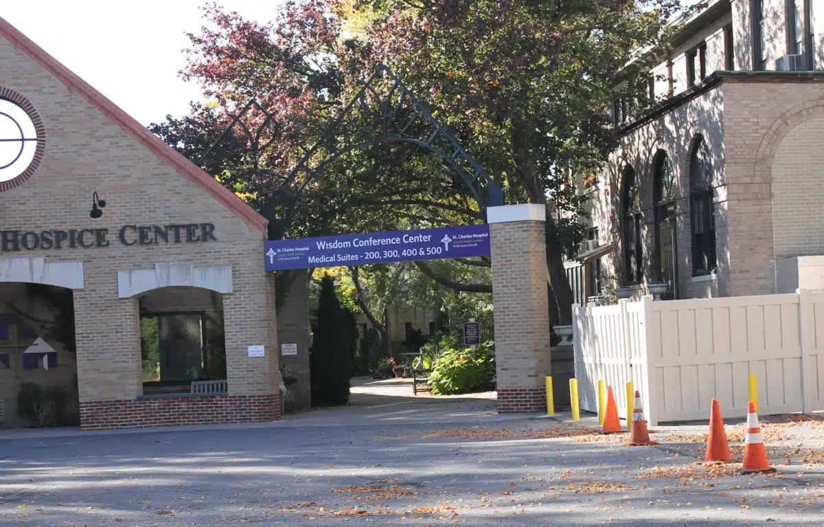 Saint Charles Hospital - Thumbnail 4