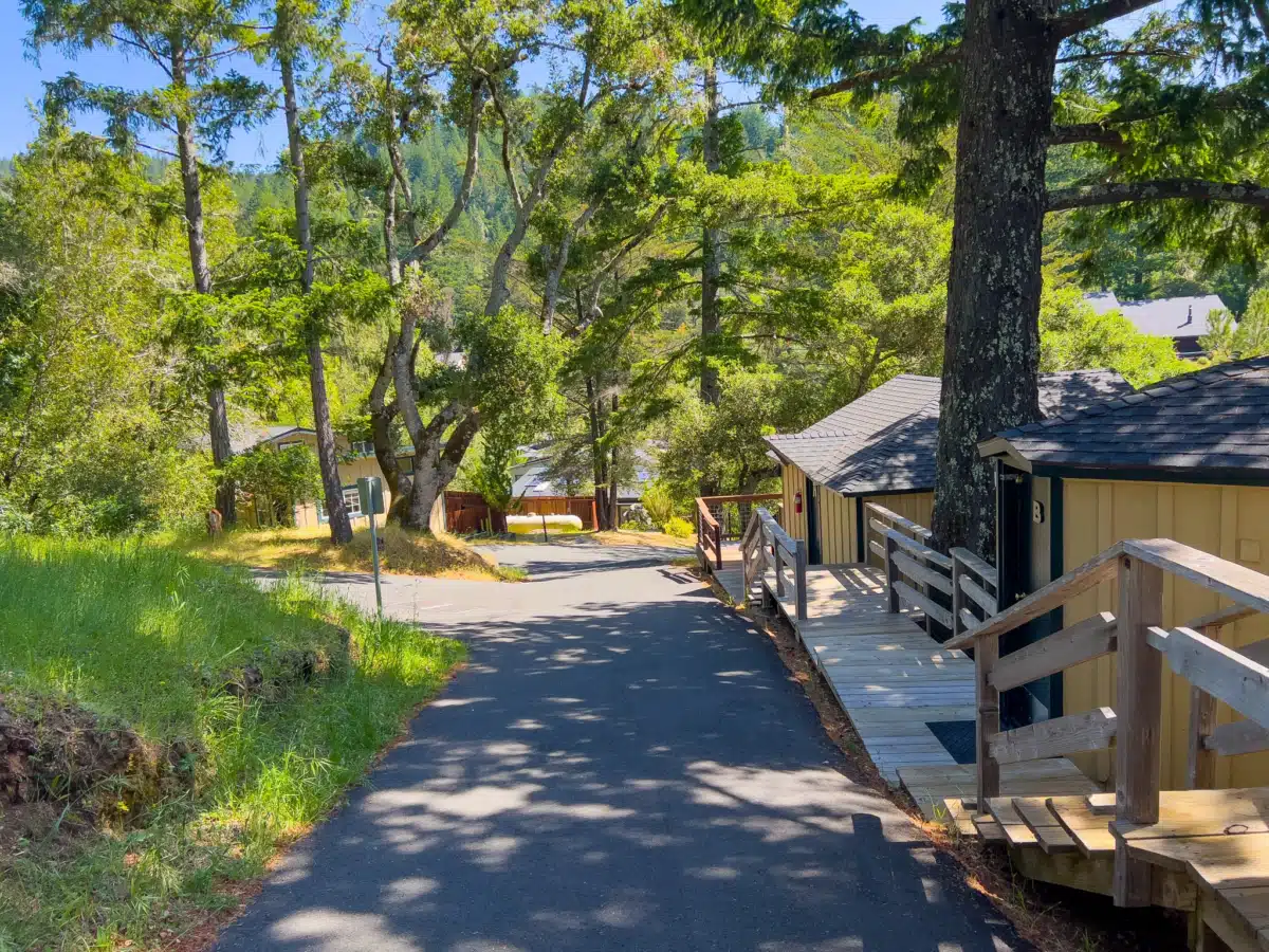 Serenity Knolls Treatment Center - Thumbnail 4