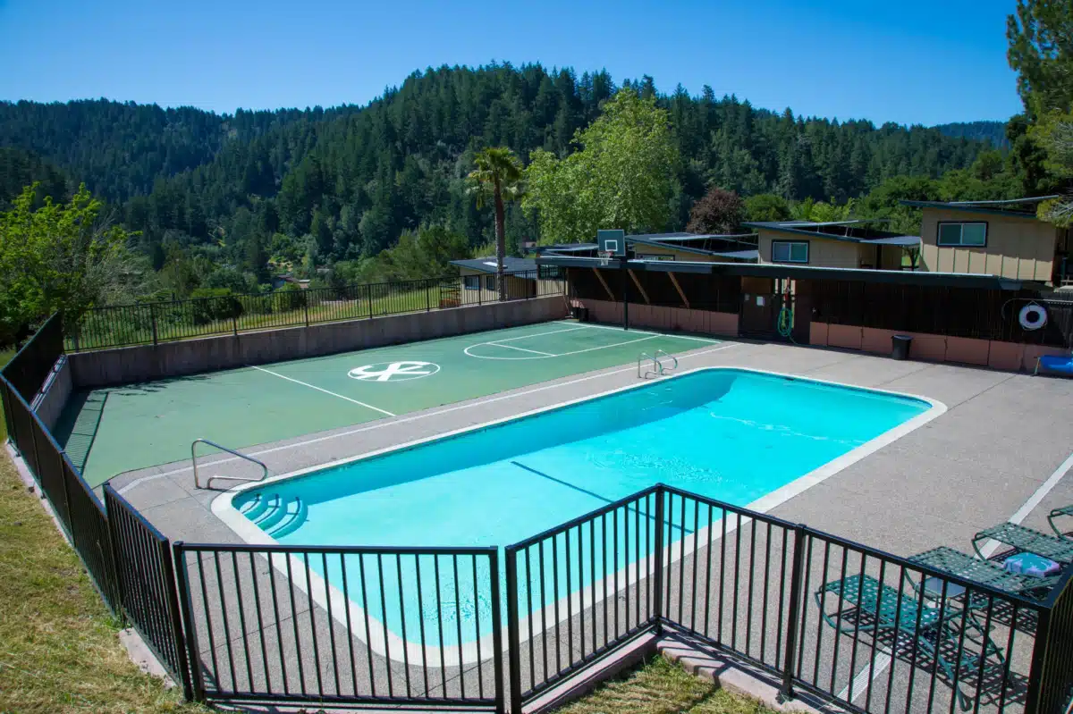 Serenity Knolls Treatment Center - Thumbnail 8