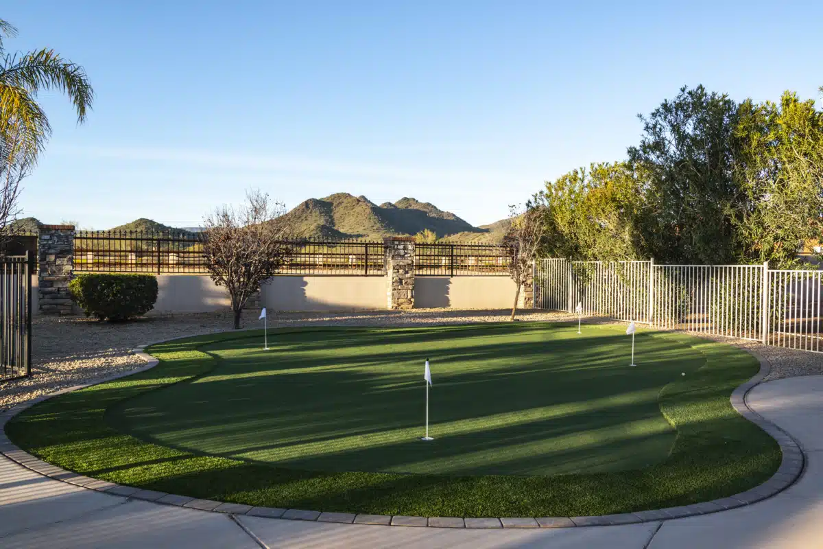 Sobermans Estate - Thumbnail 5